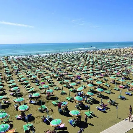 Three-bedroom 500 Metres From The - By Beahost Bibione