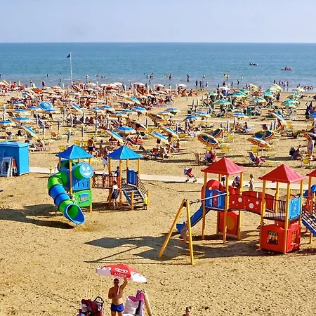 Three-bedroom 500 Metres From The - By Beahost * Bibione