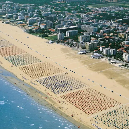 Three-bedroom 500 Metres From The - By Beahost Bibione