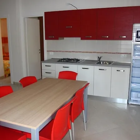 Three-bedroom 500 Metres From The - By Beahost Apartament