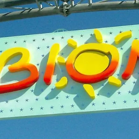 Three-bedroom 500 Metres From The - By Beahost Apartament Bibione